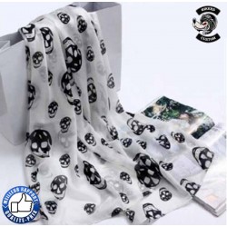 Foulard blanc têtes de mort